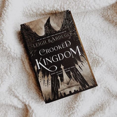 Crooked Kingdom Book Aesthetic, Crooked Kingdom Cover, Six Of Crows Mini Book Cover, Crooked Kingdom Book, Six Of Crows Book Cover, Six Of Crows Book Poster, Six Of Crows Book Cover Aesthetic, Six Of Crows Hardcover, The Comfort Of Crows Book