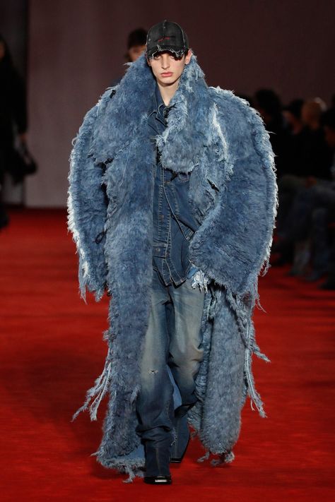 Glenn Martens, Fashion Show Design, Apocalypse Fashion, Deconstruction Fashion, Diesel Fashion, Fur Coat Men, Dystopian Fashion, Diesel Clothing, Me Personally