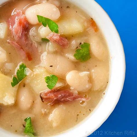 White Bean Ham Soup, Bean And Potato Soup, Supper Tonight, Filet Mignon Recipes, Ham And Potato Soup, Soup Chili, Ham Potato, Soup Beans, Ham Soup