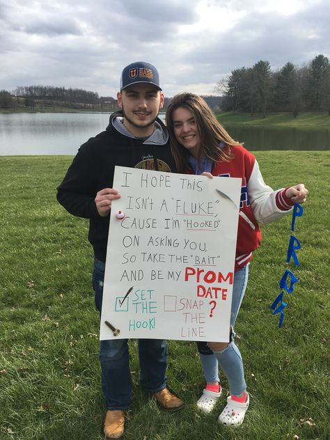 Country Promposal, Fishing Promposal, Sadies Ideas, Promposal Ideas For Him, Hoco Proposal Ideas, Creative Prom Proposal Ideas, Dance Asks, Prom Posals, Prom Proposal Ideas