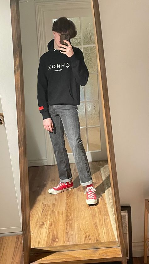 Red Converse Outfit Men, Black Baggy Pants Outfit, Converse High Tops Outfits, High Top Outfit, Dude Outfits, Red Converse Outfit, Skater Boy Outfits, Converse Fits, High Tops Outfit