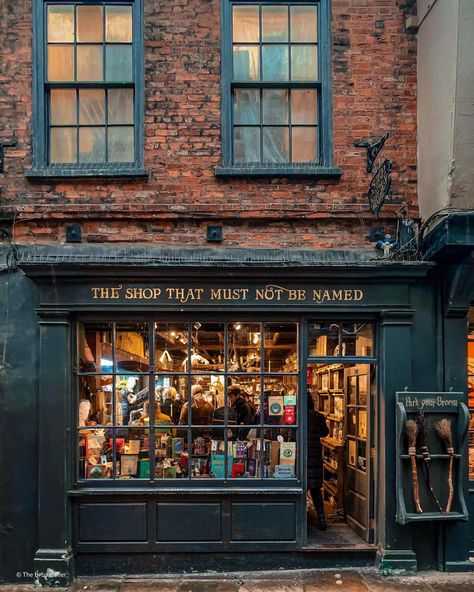 Street Evolution on Twitter: "𝐓𝐡𝐞 𝐔𝐫𝐛𝐚𝐧𝐭𝐞𝐥𝐥𝐞𝐫: Don’t say his name... https://t.co/SOhnf5qfTO" / Twitter Victorian Street, England Aesthetic, Bookstore Cafe, York England, Dream Library, Storefront Design, Great Names, Shop Fronts, Rishikesh