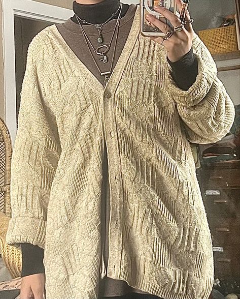 Turtle Neck With Cardigan, Rings Vintage Aesthetic, Turtle Neck Outfit Aesthetic, Neutral Aesthetic Outfits, Turtle Neck Outfit, Stacked Rings, Turtleneck Outfit, Neutral Aesthetic, Rings Vintage