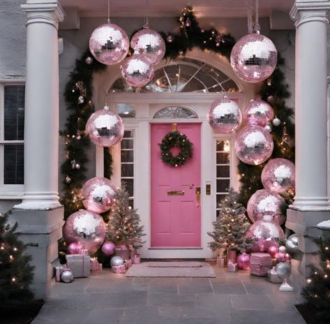 Glam Christmas Decor Ideas Diy, Pink Front Door, Pink Ornaments, Pink Xmas, Pink Door, Pink Christmas Decorations, Christmas Front Doors, Christmas Pink, Pink Holiday