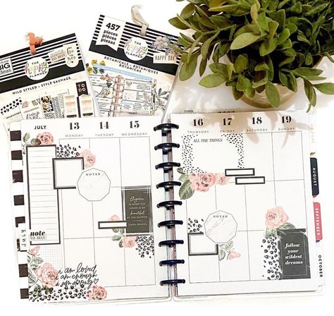 Electronic Planner, Vertical Layout Planner, Scrapbook Planning, Vision Board Planner, Happy Planners, Digital Bullet Journal, Planner Diy, Staying Focused, Planner Spreads