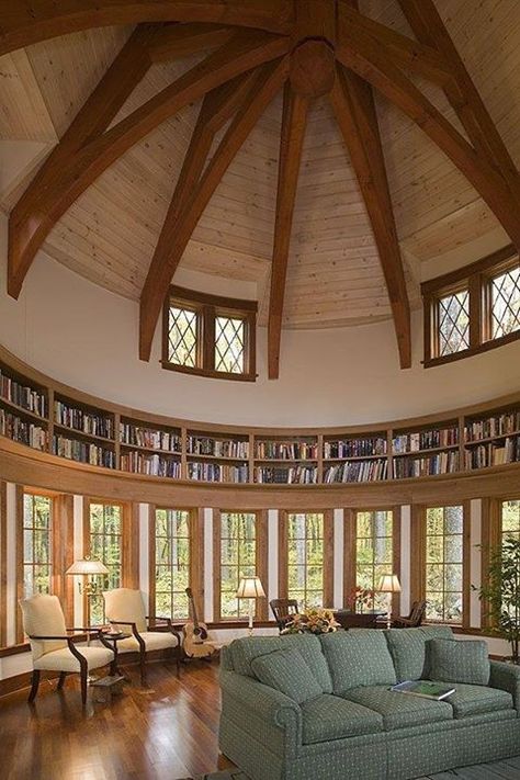 Dream Library, House Ceiling Design, Real Estat, Lots Of Windows, Regal Design, Home Libraries, Home Ceiling, Design Living Room, Home Library