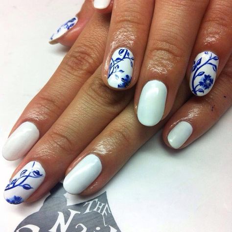 Blue White Porcelain Nails, Blue And White Nails Greek, Talavera Nail Art Simple, Asian Inspired Nail Art, Blue And White Nails Summer, Indigo Nail Designs, China Blue Nails, Blue Hydrangea Nails, Blue And White Tile Nails