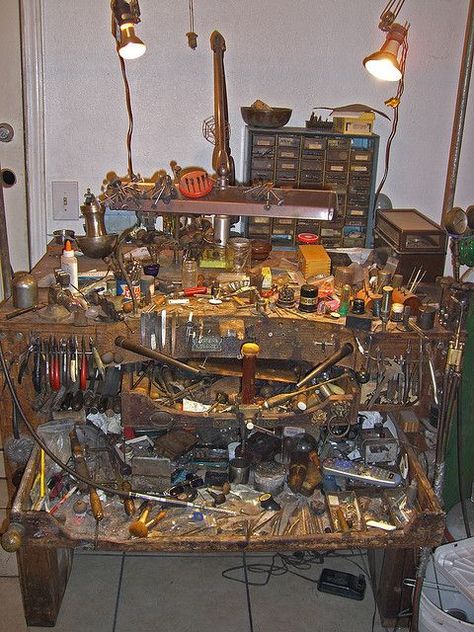 TA-DA!!, Scott Schreiber's Bench, It's Amazing !!!!!!!!!: Object Sculpture, Jewelry Bar, Jewellers Bench, Workshop Studio, Rope Shelves, Shop Layout, Dream Studio, God Help Me, Old Tools