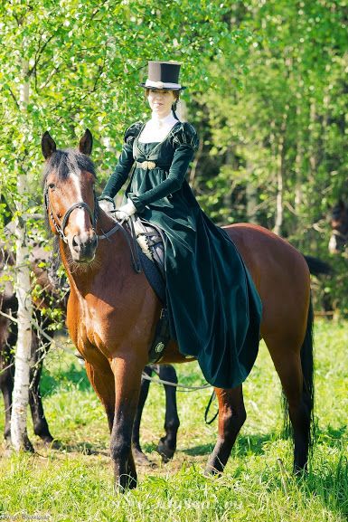 Joys Potapova - Google+ Alice Lockhart, Persuasion Movie, Sidesaddle Riding, Bridgerton Fashion, 1800s Dresses, Hunting Dress, History Bounding, Women's Equestrian, Horseback Riding Outfits