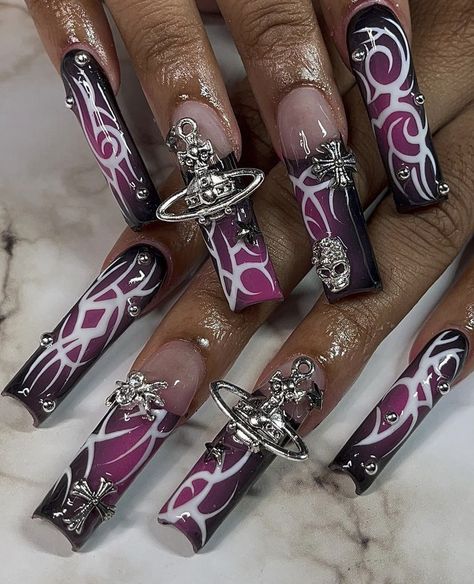 Bratz Nails Design, Airbrush Nail Art, Best Press On Nails, Fake Nails Designs, Retro Nails, Punk Nails, Long Acrylic Nail Designs, Airbrush Nails, Grunge Nails