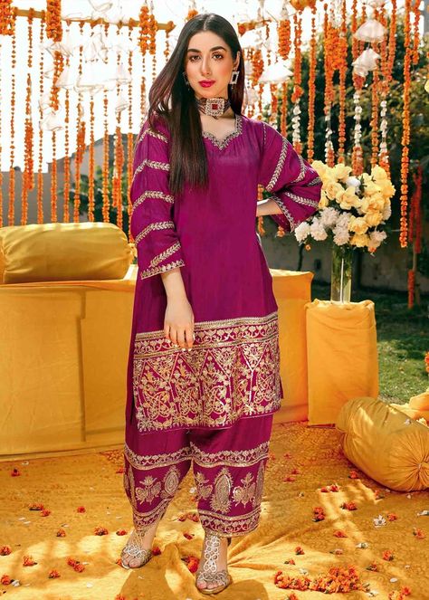 ST-Magenta Suit – LAAM Magenta Suit, Pakistan Makeup, Blue Velvet Suit, Boutique Designs, Suit Combinations, Love Celebration, Eid Outfit, Indian Designer Suits, Kurta Set For Women