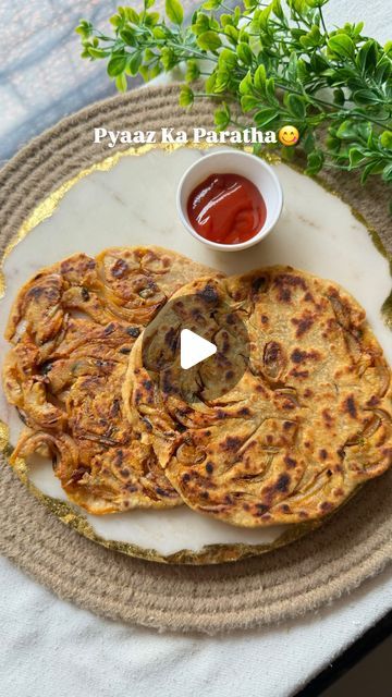 NIDHI JAIN | FOOD BLOGGER on Instagram: "PYAAZ KA PARATHA😋

Guys this super delicious ,quick & chatpata pyaaz ka paratha was so yumm that you must give this one a try....Its a saviour for the days when you dont have veggies in fridge or you dont feel like cooking😋😍

TIP - Highly addictive😋

Follow me on youtube & instagram @cookwithnidhiii 😋

#pyaazkaparatha #pyaazparatha #parathas #easyparatharecipe #easyrecipes #onionparatha #cookwithnidhiii #mumbaifoodblogger #foodblogger #fyp #yummy #quick&easyrecipe #lazycooking" Jain Food, Jain Recipes, Paratha Recipes, Youtube Instagram, Cooking Tips, Food Blogger, You Must, Follow Me, Easy Meals