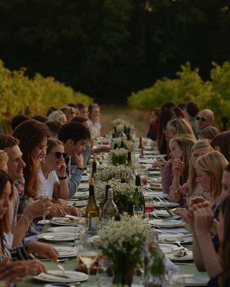 Did you know that London has a vineyard? @fhvlondon in Enfield is officially London’s only vineyard 🍷 @fhvlondon is a community vineyard and award winning social enterprise. The vineyard celebrated its first harvest in 2013 and has been thriving with the help of volunteers ever since! It was the incredible backdrop for @stallards and I’s ‘vineyard feast’ a few years ago; a series of supperclubs in and amongst the vines. Serving local produce and of course Forty Hall wine. This was quite th... Wedding Portugal, Wine Vine, Most Delicious Food, The Vineyard, Social Enterprise, Make New Friends, Pull Off, Video Photography, Photography Inspiration