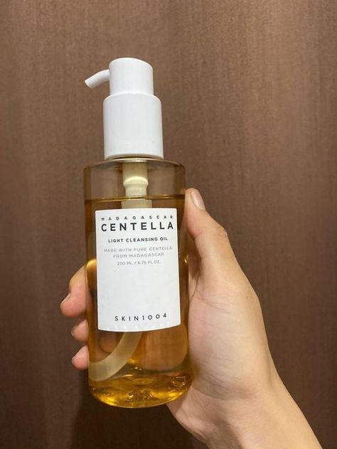 Get Yours Now AMAZON LINK!!! Revamp your skincare routine with our must-have Centella Cleansing Oil! 🌿 Infused with the latest skincare technology, this gentle yet effective cleanser effortlessly removes impurities, leaving your skin refreshed and rejuvenated. Elevate your self-care game with this essential skincare product that's perfect for all skin types. Say goodbye to dullness and hello to glowing, radiant skin! #skincare #skincareproduct #skincareroutine #cleansingoil #glowyskin Skincare Technology, Korean Facial, Glowing Radiant Skin, Hard Gel Nails, Madagascar Centella, Makeup Nails Designs, Black Skin Care, Best Skin Care Routine, Double Cleansing