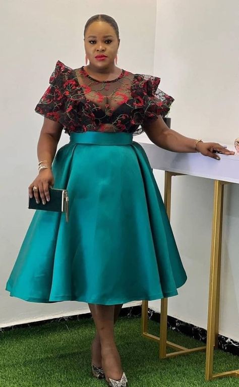 Nigerian Tops For Women, Damask Skirt And Blouse Styles, Lace Tops For Women Classy, Elegant Skirt Outfits, Fancy Short Dresses, Classy Skirts, Long African Dresses, African Prom Dresses, Chic Dress Classy