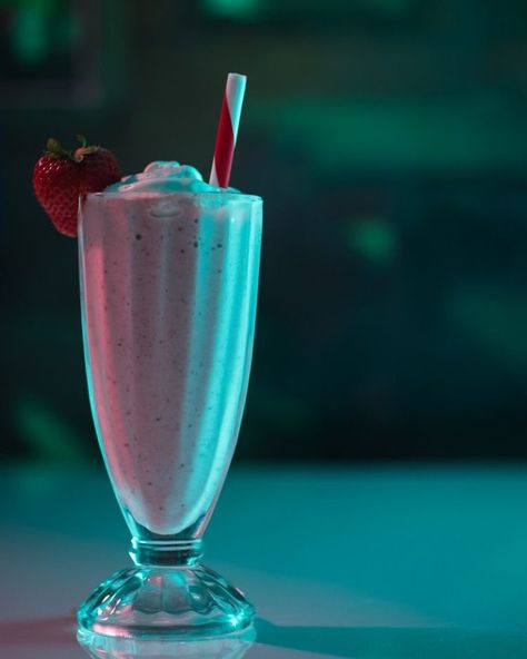 Riverdale Milkshake, Party Wallpaper, Chocolate Strawberry, Trendy Wallpaper, Milkshakes, Riverdale, Smoothie, Vanilla