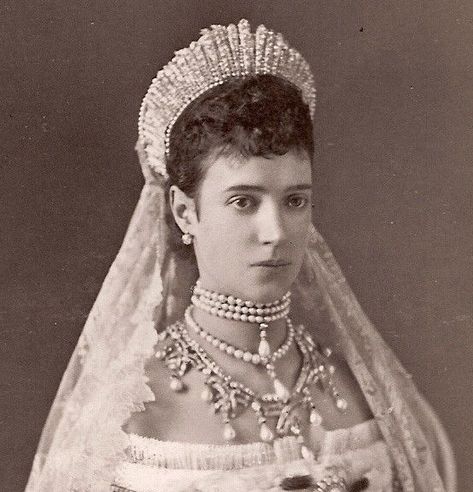 Queen Alexandra's Kokoshnik Tiara | The Court Jeweller Alexei Romanov, Alexandra Of Denmark, Maria Feodorovna, Princess Louise, House Of Romanov, Alexandra Feodorovna, Queen Alexandra, Romanov Dynasty, Tsar Nicholas Ii