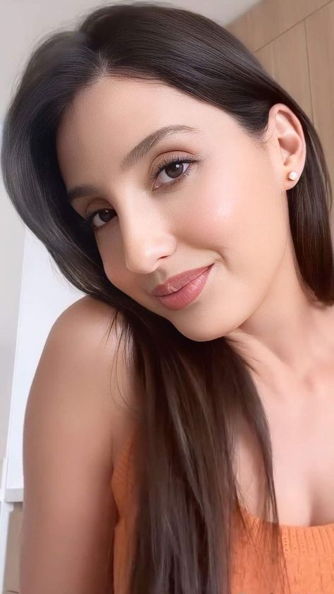 Nora Fatehi Nora Fatehi Old Pics, Norah Fatehi, Noora Fatehi, Nora Fatehi, 2000s Aesthetic, Face Images, Hot Outfits, Break Free, Old Pictures