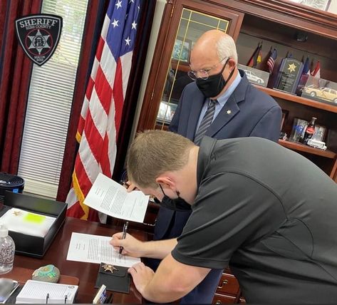 Sheriff David Davis swears in new Deputy Dalton Palmer during a special ceremony at the Bibb County Sheriff's Office Law Enforcement Center. Congratulations Deputy Palmer, and welcome to the #SwornToServe #BCSOStrong Money Safe Box, Bitcoin Account, Car Delivery, City Life Photography, Money Making Machine, Apple Gift Card, Credit Card App, Delivery Pictures, Delivery Driver