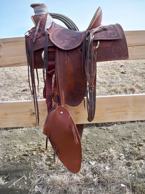 buckaroo saddles | One punchy custom buckaroo/cowboy saddle Cowboy Saddle, Cowboy Food, Saddle Tramp, Saddle Making, Wade Saddles, Ranch Riding, Roping Saddles, Custom Saddle, Barrel Racing Horses