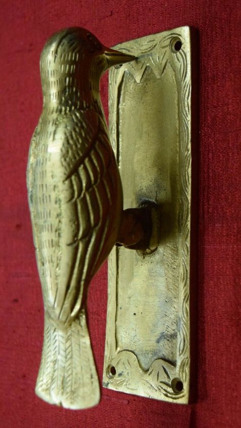 Bird Shape Decorative Door Bell Gate Knocker Woodpecker Style Antique Gift VR642 | eBay Door Knockers Vintage, Door Knockers Unique, Brass Door Hardware, Entry Door Handles, Door Knobs And Knockers, Bird Shape, Antique Door Knobs, Door Handles Interior, Brass Door Knocker