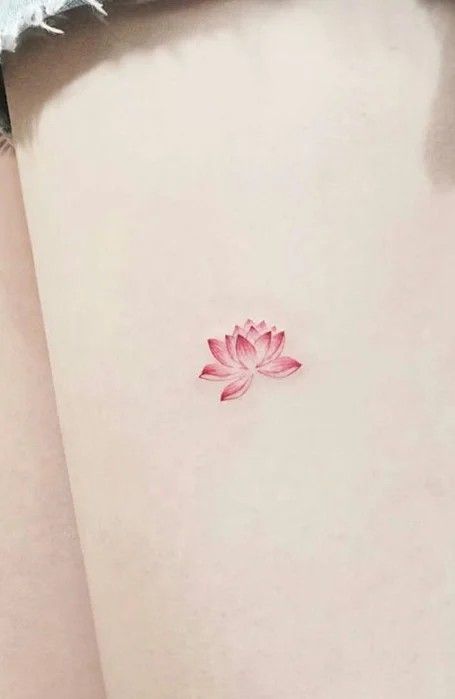 Beautiful Flower Tattoos For Women, Pink Lotus Tattoo, Simple Lotus Flower Tattoo, Simple Lotus Tattoo, Flower Tattoos For Women, Small Lotus Tattoo, Simple Flower Tattoo, Outfit Recipes, Tato Minimal