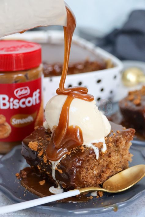 Biscoff Sticky Toffee Pudding - Jane's Patisserie Valentine Baking Recipes, Jane Patisserie, Air Fryer Cake Recipes, Hot Puddings, Snacking Cake, Biscoff Recipes, Janes Patisserie, Future Chef, Toffee Pudding