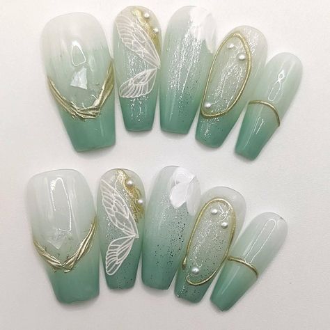 Colorful Gem Nails, Fantasy Nails Designs, Tiana Nails, Wedding Makeup Green, Green Wedding Nails, Dark Green Nail Art, Green Nail Gel, Nails Acrylic Green, Press On Nails Aesthetic