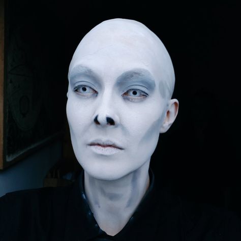 Voldemort Costume Women, Voldemort Face Paint, Voldemort Makeup Diy, Voldemort Costume Diy, Lord Voldemort Makeup, Lord Voldemort Costume, Rv Outfits, Voldemort Makeup, Voldemort Costume