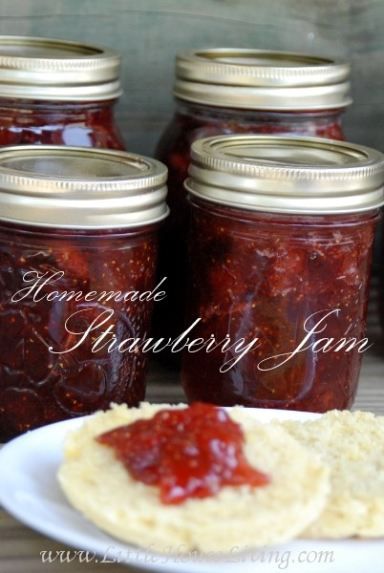 Have extra strawberries this summer? This homemade Strawberry Jam recipes is so easy to make! Extra Strawberries, Porch Crafts, Cream Cheese Pastries, Diy Jam, Cheese Pastries, Jam Canning, Easy Strawberry Jam, Homemade Jams, Strawberry Jam Recipe