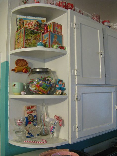 .I love old corner round shelves in kitchens. Shelves In Kitchens, Corner Shelves Kitchen, Round Shelves, Kitchen Corner Shelves, Corner Shelf Ideas, Vintage Kitchen Cabinets, Kitchen Cabinet Shelves, Furniture Photography, Kitchen Cabinets Ideas