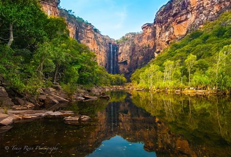 Kakadu National Park in the Northern Territory covers almost 20,000 square kilometres - that’s nearly half the size of Switzerland. Kakadu National Park, Outback Australia, Park Landscape, Northern Territory, Sunset Photos, Picnic Area, Australia Travel, Tasmania, The Sunset