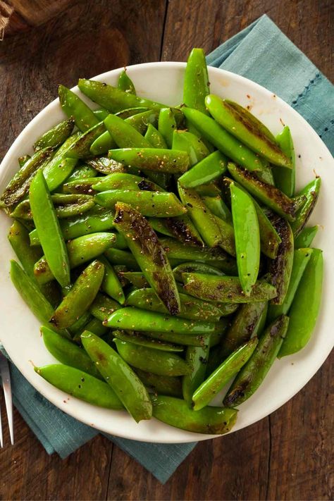 Easy Pea Pods Recipe - A Spectacled Owl Pea Pods Recipe, How To Cook Peas, Spectacled Owl, Sugar Snap Pea Recipe, Snap Peas Recipe, Broccoli Sauteed, Pea Recipes, Pea Pods, Sugar Snap Peas