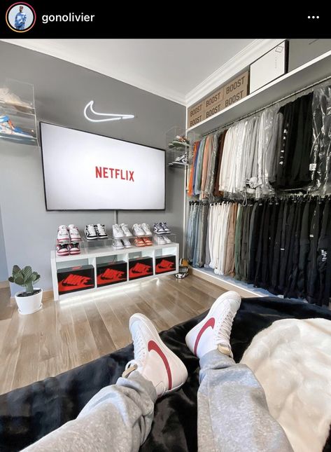 Sneakerhead Bedroom, Mens Room Decor, Sneakerhead Room, Mens Bedroom Decor, Hypebeast Room, Mens Bedroom, Bedroom Setup, Room Redesign, Man Room