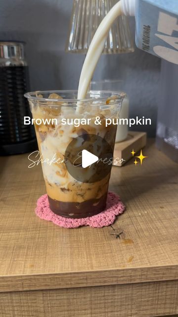 Mayra ✨ on Instagram: "Brown sugar & pumpkin spice shaken espresso ✨🥧

#shakenespresso #psl #icedlatte #cafecito #fallvibezz #august #cafecito #fyp #explore" Shaken Espresso, Copycat Starbucks Recipes, Dinner Party Decorations, Sugar Pumpkin, Starbucks Copycat, Iced Latte, Copycat Recipes, Iced Coffee, Pumpkin Spice