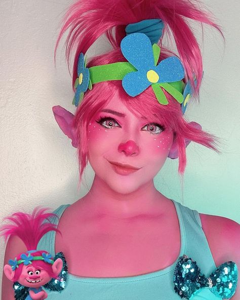 Cute Trolls Poppy Poppy Costume Diy, Troll Costume Diy, Poppy Halloween Costume, Poppy Costume, Trolls Dreamworks, Troll Costume, Trolls Poppy, Princess Poppy, Troll Party