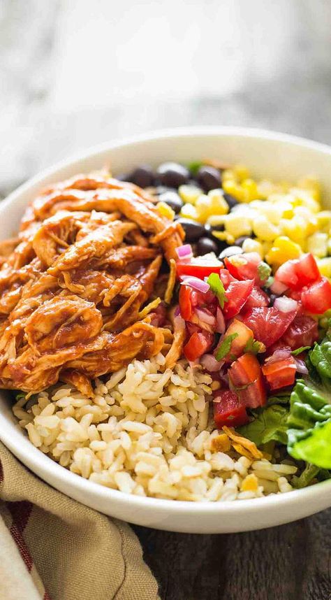 Chicken Drumsticks Crockpot, Drumsticks Crockpot, Burrito Bowls Recipe, Healthy Bowls Recipes, Chicken Rice Bowls, Chicken Burrito, Chicken Burrito Bowl, Top Chicken Recipes, Bbq Chicken Recipes