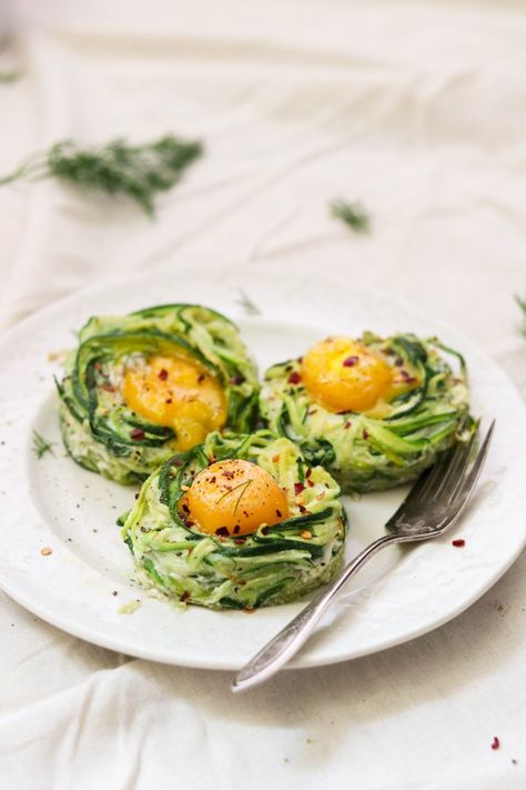 Learn how to make the perfect zucchini egg nests that are sturdy, easy, and so yummy! They are a healthy breakfast item that's paleo, Whole30, and keto-friendly. #ad #HandsomeBrookFarm #HandsomeSummer #paleo #whole30 #keto #lowcarb #lchf #paleobreakfast #easybreakfast #Glutenfree #dairyfree Healthy Breakfast Items, Zucchini Egg, Plats Healthy, Whole30 Keto, A Healthy Breakfast, Vegetarian Keto, Great Grandma, Paleo Breakfast, So Yummy