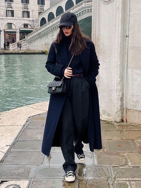 6 Rules French Women Always Follow When Styling Wide-Leg Trousers Wide Trousers Outfit Winter, Black Trousers Outfit Winter, Wide Trousers Outfit, Black Wide Leg Trousers Outfit, Trousers Outfit Winter, Wide Leg Pants Winter, Black Trousers Outfit, Wide Leg Trousers Outfit, Converse Fashion