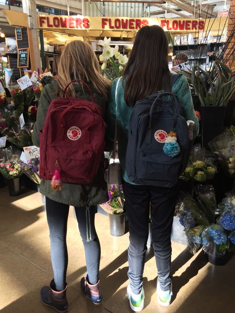 Fjallraven kanken backpacks❤️✨ Kanken Backpack Outfit, Kanken Backpack Mini, Mochila Fjallraven Kanken, Riley Matthews, Kanken Classic, Backpack Fjallraven, Kanken Mini, Fjällräven Kånken, Backpack Outfit