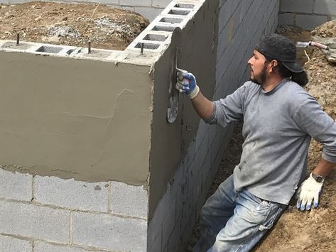 Block and Stucco – Project Small House Diy Stucco Exterior, Concrete Block Retaining Wall, Cinder Block House, Block Retaining Wall, Concrete Block House, Concrete Block Foundation, Foundation Ideas, Backyard Wall, Block Foundation