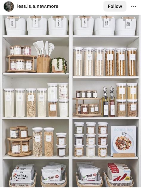 Small Walk In Pantry, Pantry Shelving Ideas, Pantry Inspiration, Pantry Organization Ideas, Kitchen Shelving, Organized Pantry, Pantry Organisation, Apartment Checklist, Corner Pantry