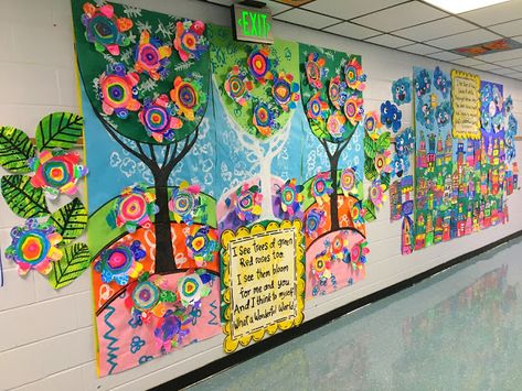 Cassie Stephens: 20 of My Favorite School-Wide Collaborative Projects! Reflection Area Classroom, Kindergarten Mural, Therapy Lessons, Collaborative Art Projects For Kids, Art Kindergarten, Collaborative Mural, Elementary Art Teacher, Group Art Projects, Art Collaboration