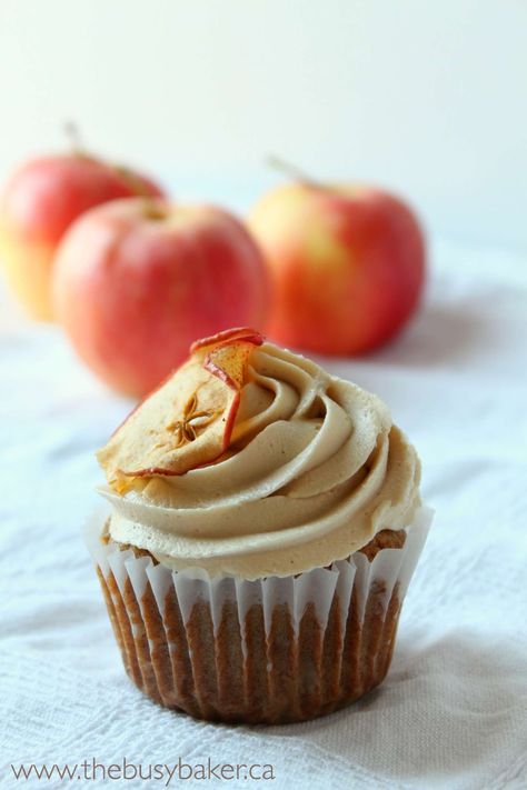 These Apple Caramel Cupcakes are absolutely delicious with creamy caramel frosting and a hint of spice! Squash Soup With Apple, Cupcake Flavours, Apple Spice Cupcakes, Cupcakes With Caramel, Caramel Apple Cupcakes, Caramel Buttercream Frosting, Apple Cheddar, Apple Caramel, Apple Cupcakes