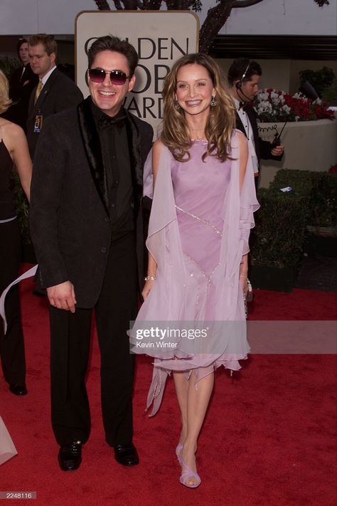 Calista Flockhart (with Robert Downey, Jr.) in Donna Karan - 2001 Golden Globes Calista Flockhart 90s, 2000s Moodboard, Calista Flockhart, Soft Autumn, Robert Downey, Late 90s, Robert Downey Jr, Golden Globes, Donna Karan