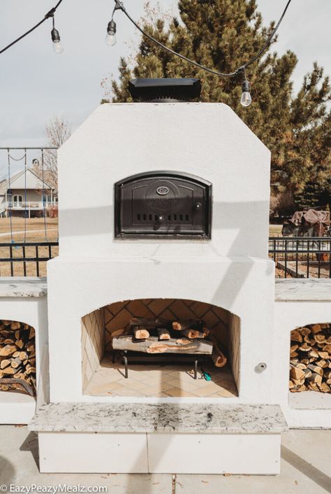 Round grove brick oven and fireplace combo Outdoor Fireplace With Pizza Oven, Fireplace With Pizza Oven, Wood Fire Cooking, Pizza Oven Fireplace, Kitchen With Fireplace, Pizza Oven Outdoor Kitchen, Oven Fireplace, Masonry Blocks, Fire Area