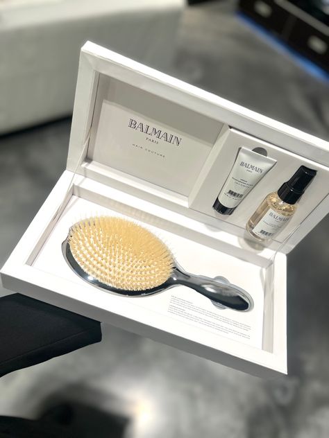 Balmain Hair Brush, Hair Brush Packaging, Poland Warsaw, Balmain Hair, Couture Hairstyles, How To Apply Lipstick, Makeup Room, Luxury Makeup, 2024 Fashion