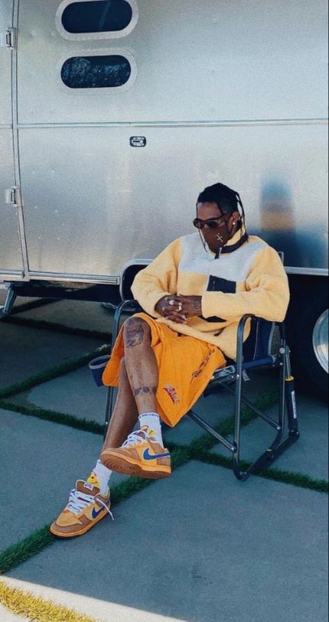 Travis Scott Outfits, Travis Scott Fashion, Dunk Outfit, Looks Hip Hop, Yeezy Fashion, Travis Scott Wallpapers, Chill Style, To Watch, Asian Streetwear