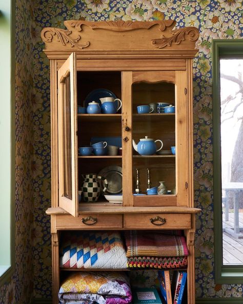 Tiled Counter, Kitchen Book, Mercury Mosaics, Carl Larsson, Handmade Ceramic Tiles, Nate Berkus, Paint Wallpaper, Painted Kitchen, Cosy Corner