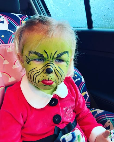 Grinch Make Up Easy, Easy Grinch Face Paint For Kids, Diy Grinch Face Paint, Face Paint Grinch, Grinch Face Paint Easy, Diy Grinch Costume Kids Easy, Grinch Face Paint Kids, Grinch Makeup Easy, Grinch Makeup Kids